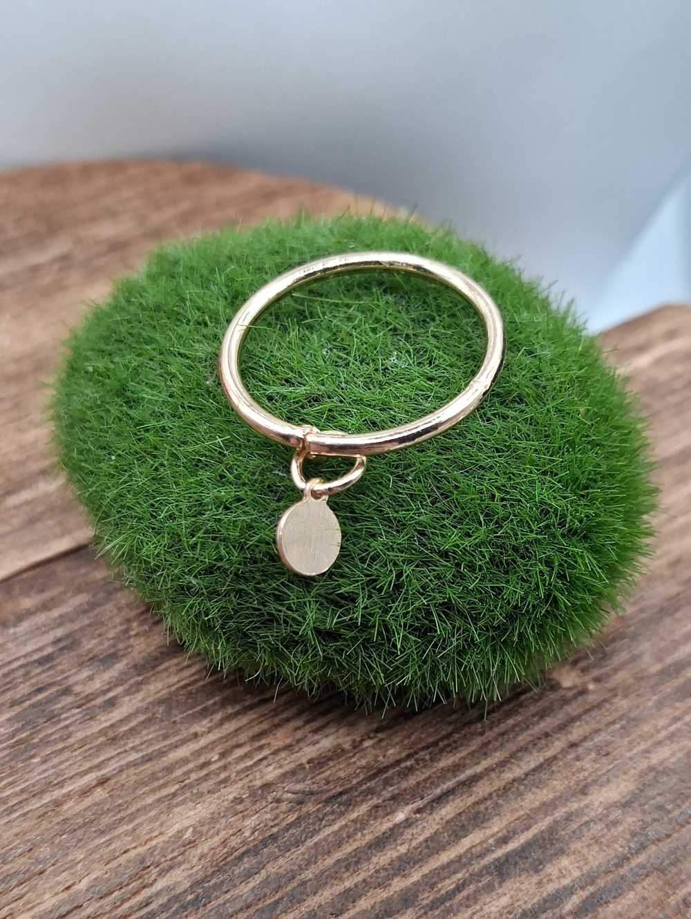 Gold Tone Minimal Disc Charm Ring - Women's Jewelry Size 7 R916